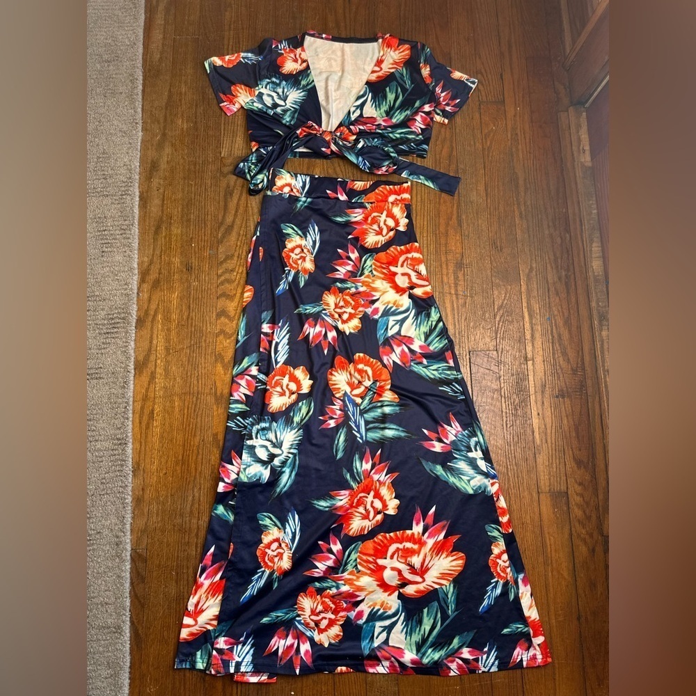 Womens small floral 2piece cropped top w/ long maxi skirt, beach vacation outfit - Picture 5 of 8